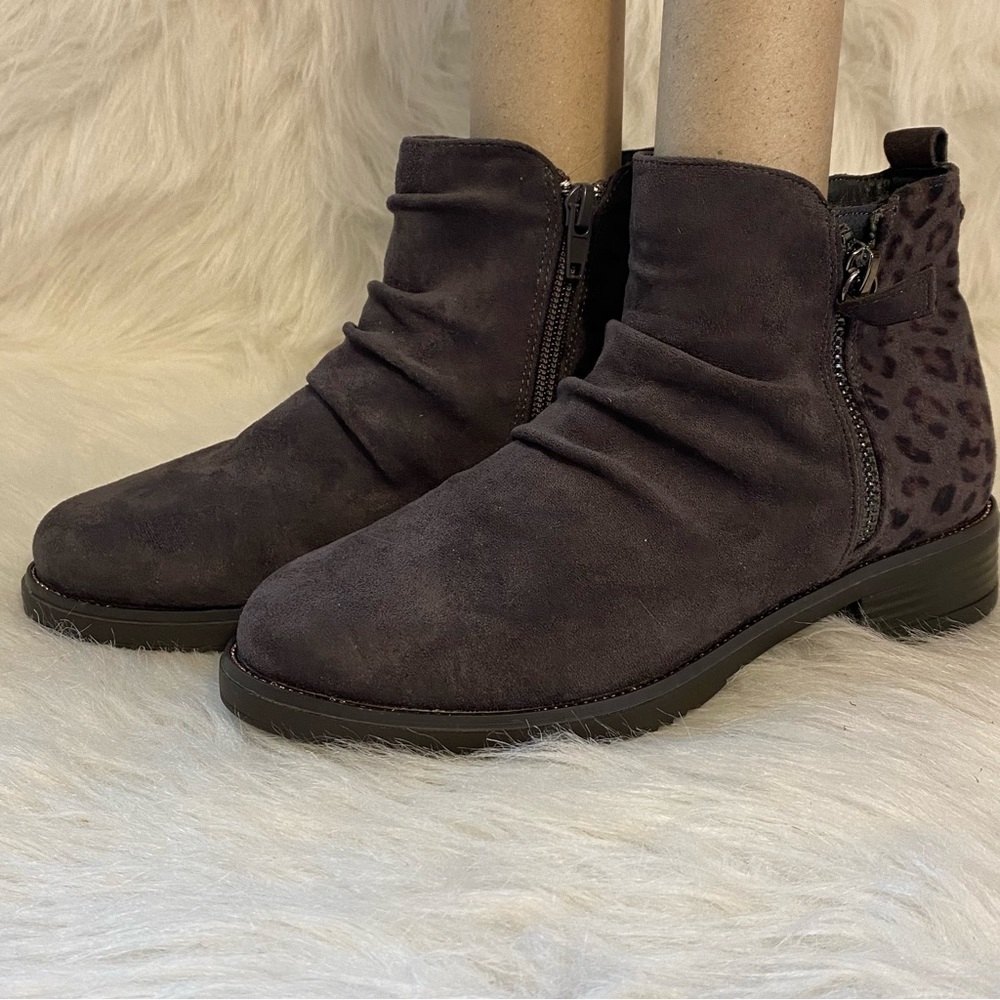 Gray Suede Ankle Boots with Zipper and Perforated Design Big‎ Girls Size 5